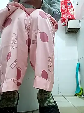 Snapshot of Girl-6868 chatting on 02-09-26, 01:31 Girl-6868 online show from 02-09-26, 01:31