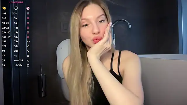 Snapshot of blondinkaa chatting on 04-19-26, 09:52 blondinkaa online show from 04-19-26, 09:52