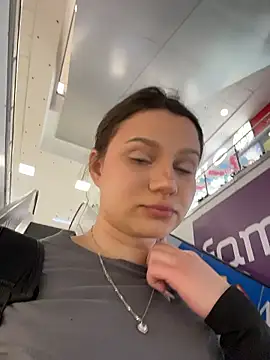 Niki Hug online show from 01-17-26, 11:37