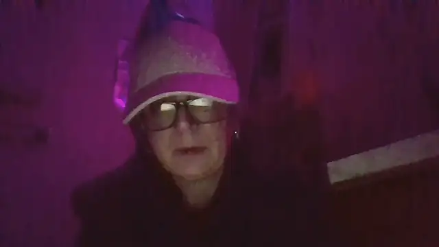 becky1111 online show from 04-19-26, 10:36