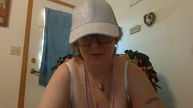 becky1111 online show from 05-06-26, 02:55