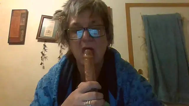 becky1111 online show from 06-05-26, 07:47