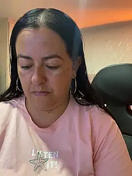 Snapshot of evelyn_harpeery chatting on 07-08-26, 10:31 evelyn harpeery online show from 07-08-26, 10:31