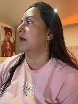 Snapshot of evelyn_harpeery chatting on 07-15-26, 10:42 evelyn harpeery online show from 07-15-26, 10:42
