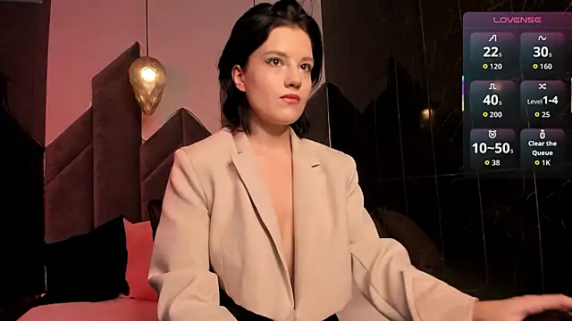 RowenMoon online show from 02-25-26, 09:46