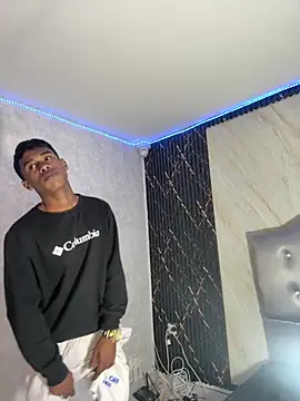 Yoim Williams online show from 12-23-25, 04:32