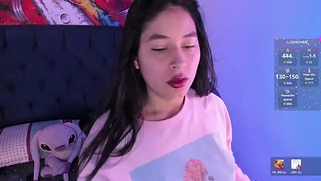 Violet Blazee online show from 12-19-25, 10:22