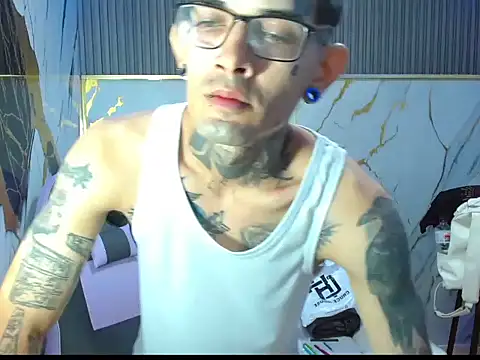 Boy tatto77 online show from 02-23-26, 06:49