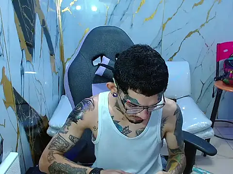 Boy tatto77 online show from 05-22-26, 11:16