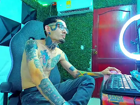 Boy tatto77 online show from 05-30-26, 12:30