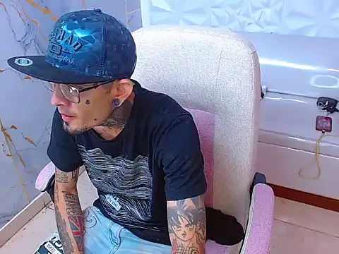 Boy tatto77 online show from 07-15-26, 01:11