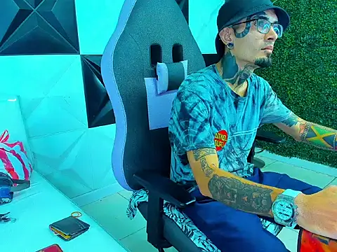 Boy tatto77 online show from 07-23-26, 01:58