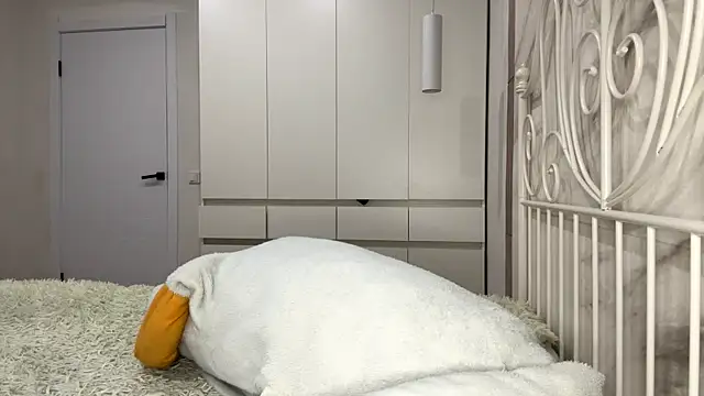 Snapshot of KitCerveny chatting on 01-06-26, 01:04 KitCerveny online show from 01-06-26, 01:04