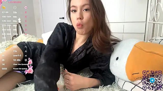 Snapshot of KitCerveny chatting on 02-13-26, 10:11 KitCerveny online show from 02-13-26, 10:11