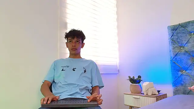 maxfrost 1 online show from 12-21-25, 07:10