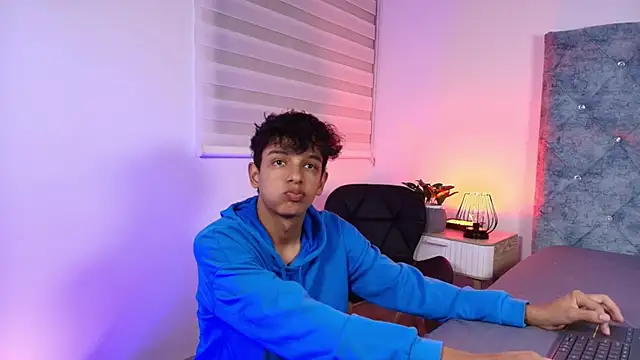 maxfrost 1 online show from 01-06-26, 07:28