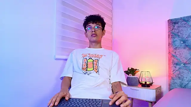 maxfrost 1 online show from 01-10-26, 07:26