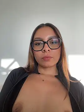 Nicollewest1 online show from 06-14-26, 10:01