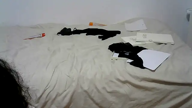 Snapshot of Gwenette66 chatting on 12-18-25, 11:22 Gwenette66 online show from 12-18-25, 11:22