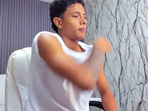 Snapshot of andrew_myersx chatting on 01-07-26, 02:14 andrew myersx online show from 01-07-26, 02:14