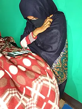 QWEEN7B online show from 12-21-25, 12:56