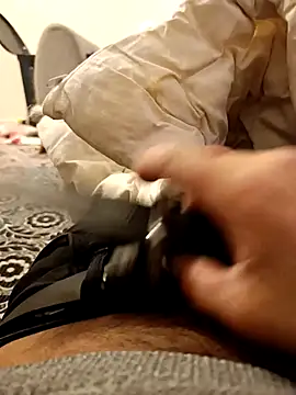 Snapshot of musa27272 chatting on 01-14-26, 01:33 musa27272 online show from 01-14-26, 01:33