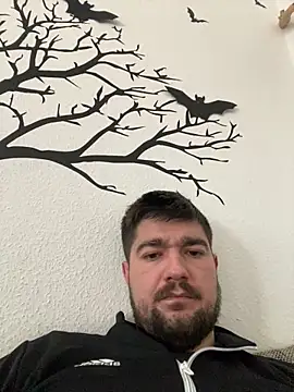 Snapshot of LienalWarplane chatting on 02-15-26, 01:41 LienalWarplane online show from 02-15-26, 01:41