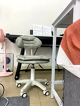 Kiss love520 online show from 12-21-25, 06:53