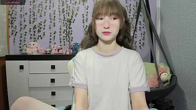 Snapshot of Yoonhee_ki chatting on 06-18-26, 03:05 Yoonhee ki online show from 06-18-26, 03:05