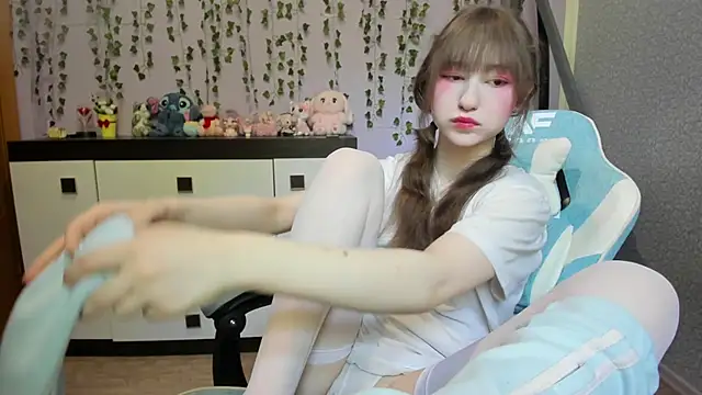 Snapshot of Yoonhee_ki chatting on 06-30-26, 12:50 Yoonhee ki online show from 06-30-26, 12:50
