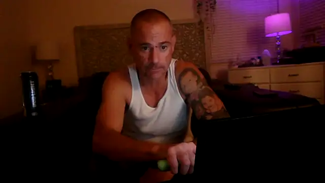 Snapshot of MISTERANDDEMI chatting on 06-11-26, 08:56 MISTERANDDEMI online show from 06-11-26, 08:56