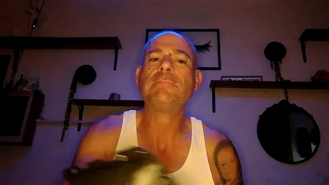 Snapshot of MISTERANDDEMI chatting on 06-27-26, 02:01 MISTERANDDEMI online show from 06-27-26, 02:01