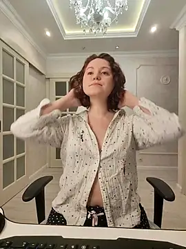 Snapshot of LondonMiley chatting on 02-02-26, 03:11 LondonMiley online show from 02-02-26, 03:11