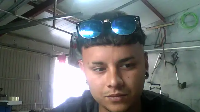 Snapshot of Sickbooy69 chatting on 04-22-26, 12:18 Sickbooy69 online show from 04-22-26, 12:18
