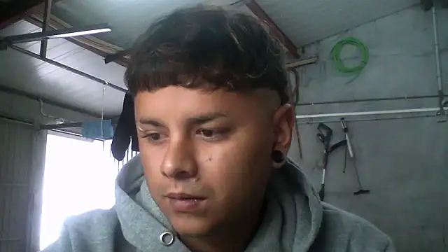 Snapshot of Sickbooy69 chatting on 05-03-26, 09:37 Sickbooy69 online show from 05-03-26, 09:37