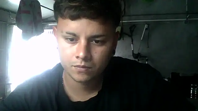 Snapshot of Sickbooy69 chatting on 05-06-26, 04:45 Sickbooy69 online show from 05-06-26, 04:45