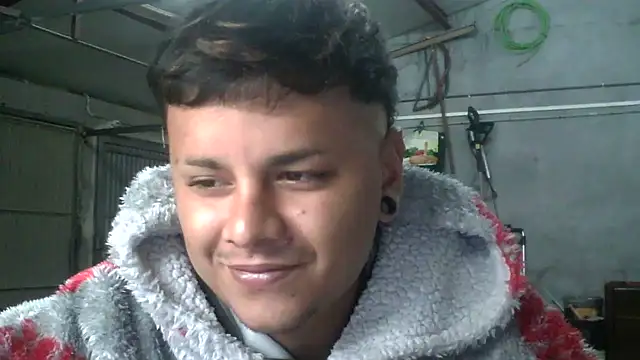 Snapshot of Sickbooy69 chatting on 05-14-26, 06:37 Sickbooy69 online show from 05-14-26, 06:37