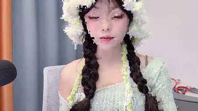 smalldaisy online show from 03-19-26, 02:04