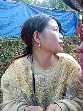 Snapshot of chloe-ri chatting on 12-19-25, 08:10 chloe-ri online show from 12-19-25, 08:10