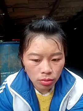 Snapshot of chloe-ri chatting on 12-23-25, 06:44 chloe-ri online show from 12-23-25, 06:44