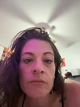 Snapshot of GoddessRae19 chatting on 05-05-26, 03:42 GoddessRae19 online show from 05-05-26, 03:42
