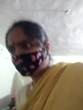 Snapshot of kaamuk_madhu chatting on 02-05-26, 04:39 kaamuk madhu online show from 02-05-26, 04:39