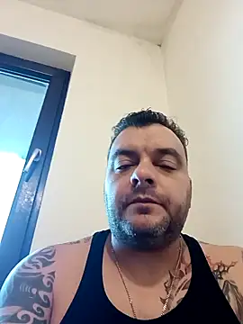 Snapshot of TomasTenerife chatting on 12-19-25, 01:40 TomasTenerife online show from 12-19-25, 01:40