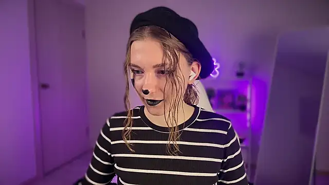 KellySunn online show from 03-27-26, 07:47