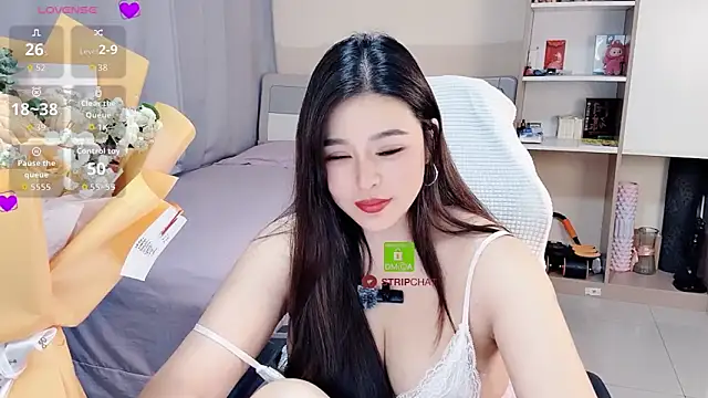 Snapshot of Ogravity_ chatting on 05-14-26, 03:30 Ogravity online show from 05-14-26, 03:30
