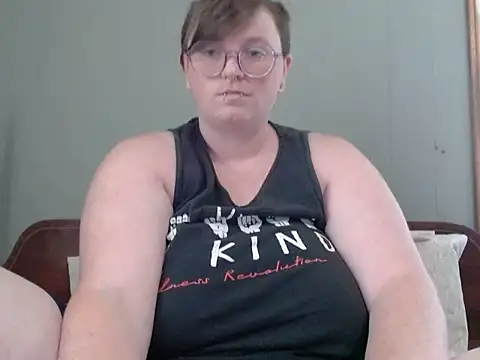 Snapshot of Pupghostt chatting on 07-18-26, 04:22 Pupghostt online show from 07-18-26, 04:22