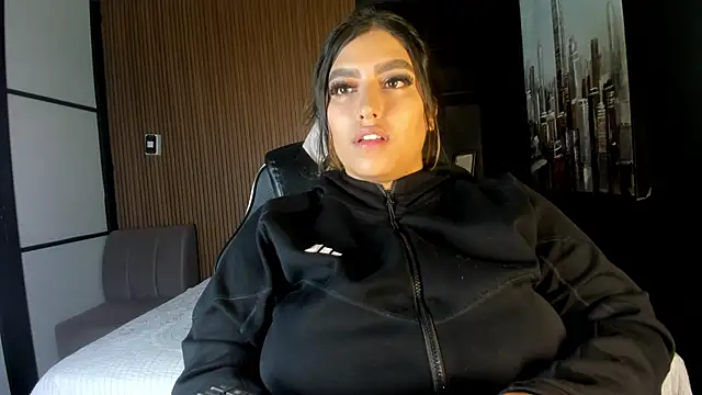 AmbarBrownn  online show from 04-13-26, 01:00