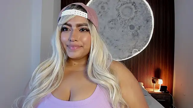 Snapshot of AmbarBrownn_ chatting on 05-16-26, 04:20 AmbarBrownn online show from 05-16-26, 04:20