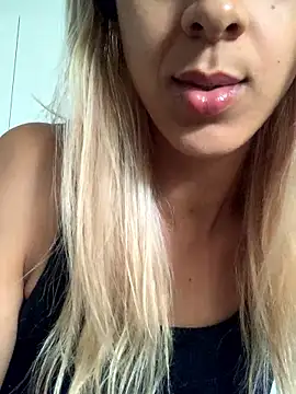 Snapshot of bety13 chatting on 01-07-26, 02:52 bety13 online show from 01-07-26, 02:52