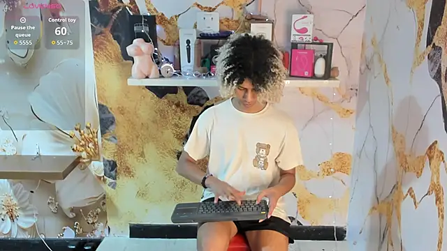 Victor LatinBoy online show from 02-28-26, 04:57